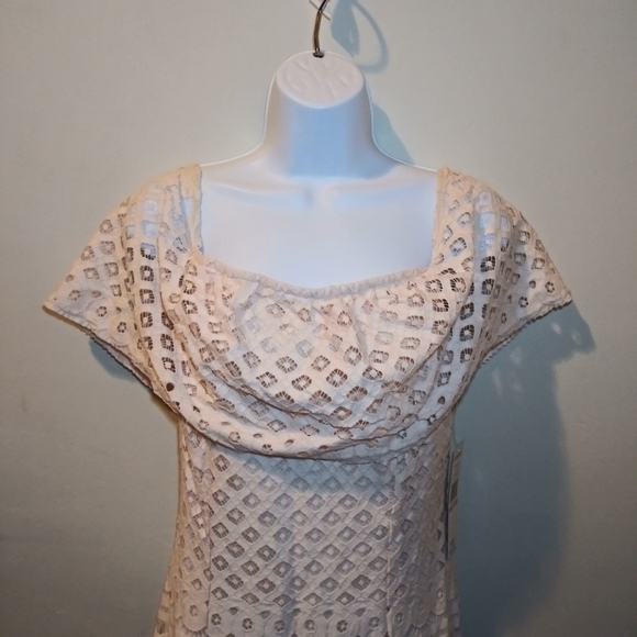 Sharagano Pale Pink Lace Sheath Dress With Convertible Neckline - Picture 3 of 11